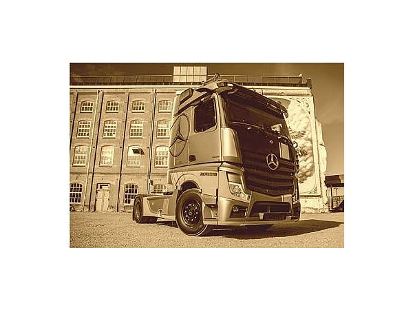 Mercedes-Benz Actros MP4 Big Space Grand Prix Edition